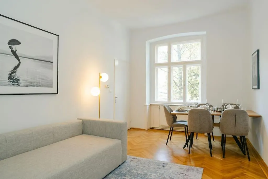 Homey Apt 5 Min To Belvedere Wien